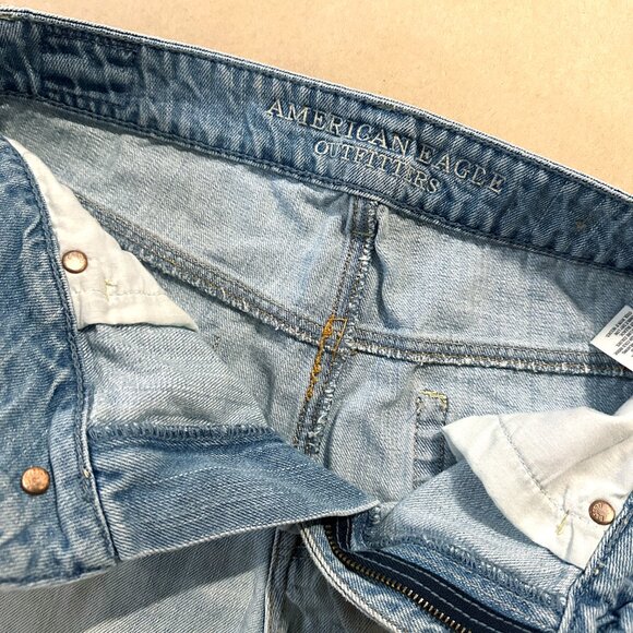 American Eagle Outfitters Light Denim Ripped Style Jean Shorts - Size 6 - Picture 3 of 5